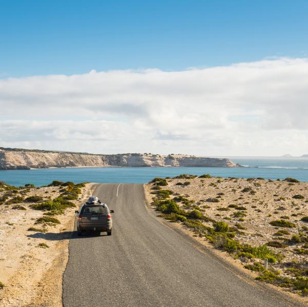Autofahrt auf der Küstenstraße im Coffin Bay National Park © Rob Blackburn/Tourism Australia