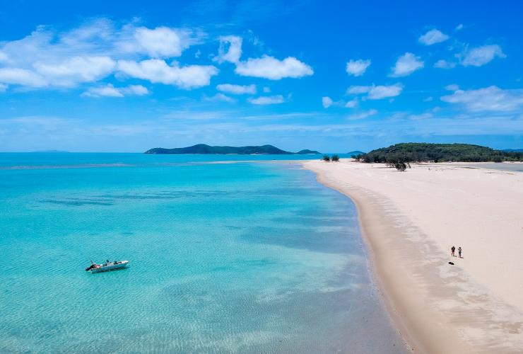 Friday Island, Torres Strait Islands, Queensland © Mark Fitz Friday Island, Torres Strait Islands, Queensland © Mark Fitz