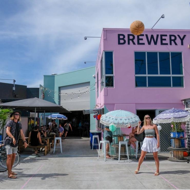 Biergarten der Lost Palms Brewing Company, Miami, Gold Coast, Queensland © Lost Palms Brewing Company Biergarten der Lost Palms Brewing Company, Miami, Gold Coast, Queensland © Lost Palms Brewing Company
