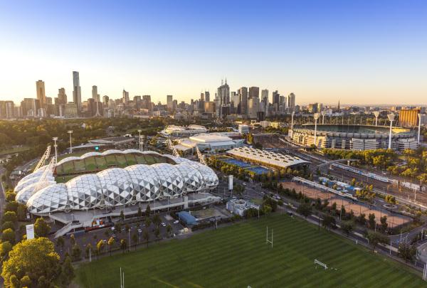 Luftaufnahme des Melbourne Sport Precinct in Melbourne, Victoria © Tim Shaw