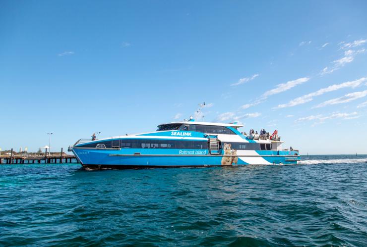 Die Fähre SeaLink Rottnest Island auf dem Wasser in der Nähe von Perth, Westaustralien © SeaLink Rottnest