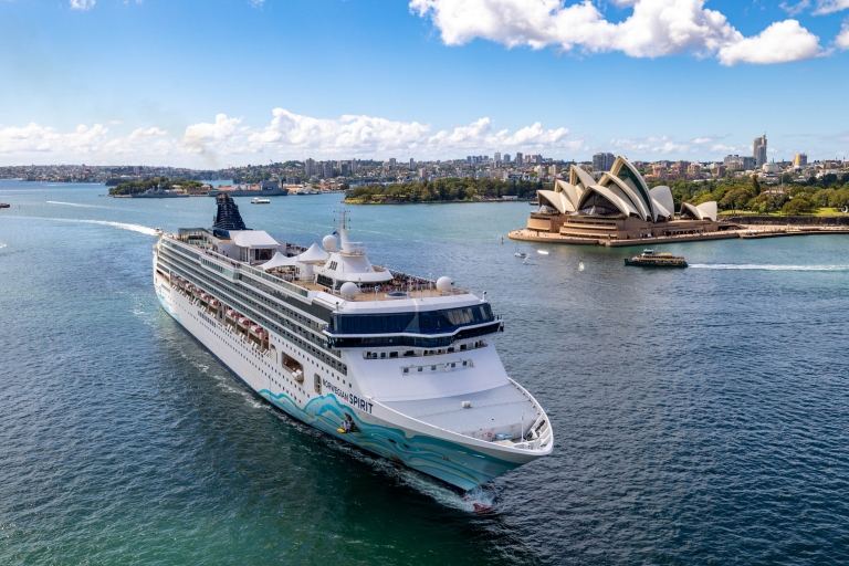Norwegian Spirit, Sydney Harbour/Tubowgule, New South Wales © Norwegian Cruise Line Norwegian Spirit, Sydney Harbour/Tubowgule, New South Wales © Norwegian Cruise Line
