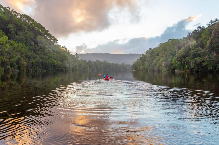 Pieman River, Corinna, Tasmanien © Places We Go