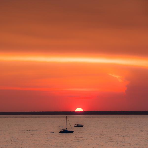 Mindil Beach, Darwin, NT © Tourism NT/Jules Ingall