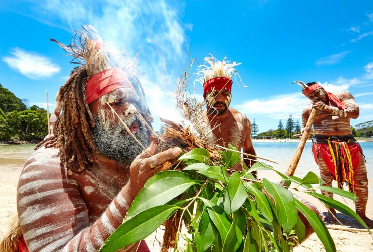 Jellurgal Cultural Tour at Burleigh Heads, Queensland © Chris Proud, Tourism and Events Queensland Jellurgal Cultural Tour at Burleigh Heads, Queensland © Chris Proud, Tourism and Events Queensland