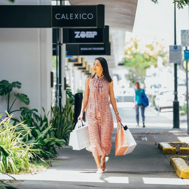 Woman shopping on James Street in Fortitude Valley © Brisbane Marketing Woman shopping on James Street in Fortitude Valley © Brisbane Marketing
