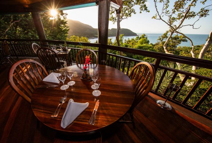 Outdoor dining at Ospreys Restaurant at Thala Beach Nature Reserve in Port Douglas © Colyn Lovegreen (Lovegreen Photography) Outdoor dining at Ospreys Restaurant at Thala Beach Nature Reserve in Port Douglas © Colyn Lovegreen (Lovegreen Photography)