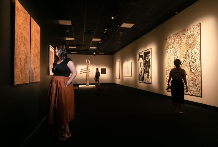 Visitors viewing Aboriginal artwork at the Museum and Art Gallery of the Northern Territory © Courtesy of MAGNT/Charlie Bliss Visitors viewing Aboriginal artwork at the Museum and Art Gallery of the Northern Territory © Courtesy of MAGNT/Charlie Bliss