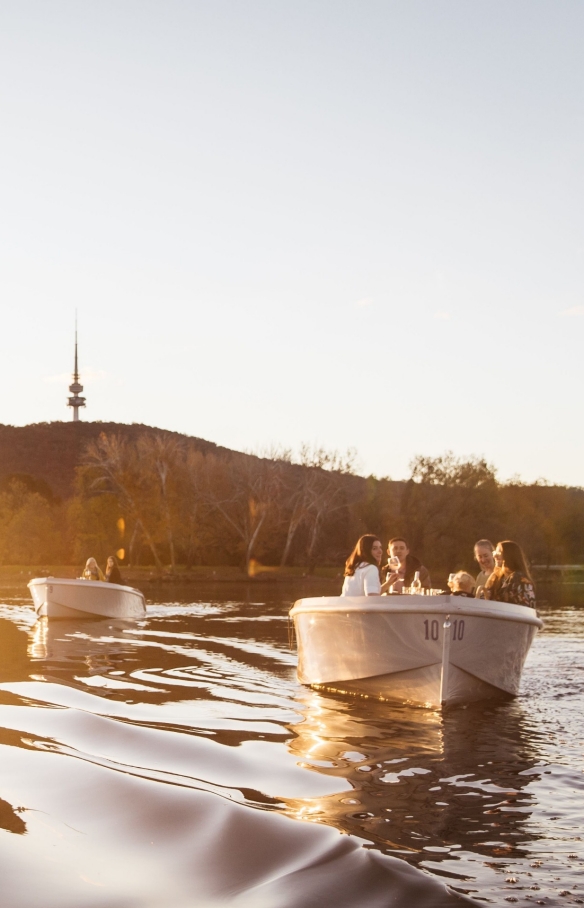 GoBoat Canberra, Australian Capital Territory © Tourism Australia 
