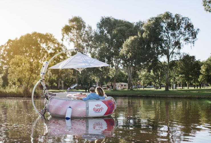 Couple in a BBQ Buoys boat in Adelaide © BBQ Buoys Couple in a BBQ Buoys boat in Adelaide © BBQ Buoys