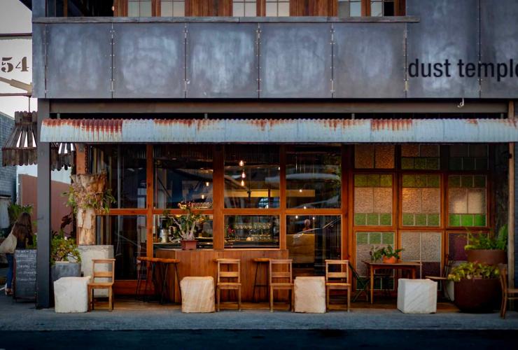 Dust Temple Cafe in Currumbin © Kevin Bartley (Clear Edge Photography Dust Temple Cafe in Currumbin © Kevin Bartley (Clear Edge Photography