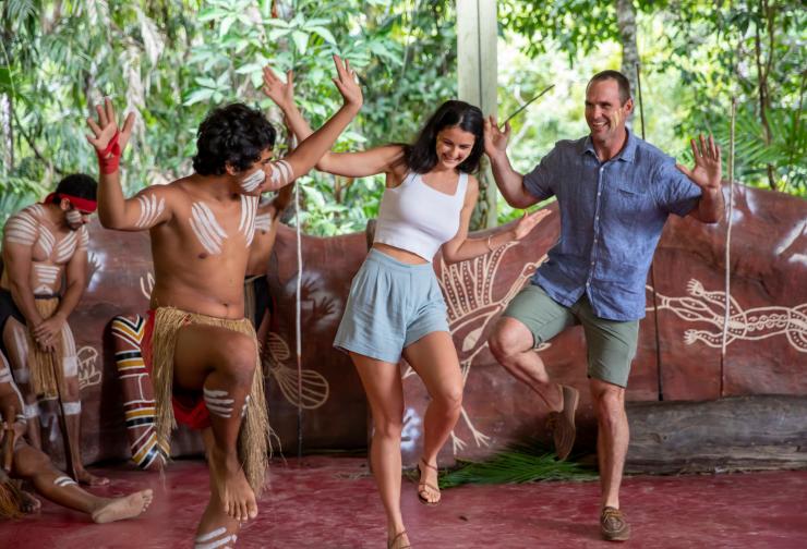 Couple experiencing Pamagirri Aboriginal Experience © Tourism and Events Queensland Couple experiencing Pamagirri Aboriginal Experience © Tourism and Events Queensland