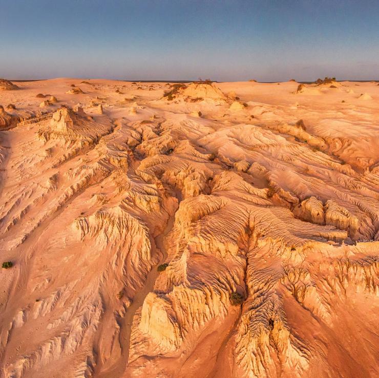 Outback landscape of the Walls of China at Mungo National Park © Destination NSW Outback landscape of the Walls of China at Mungo National Park © Destination NSW