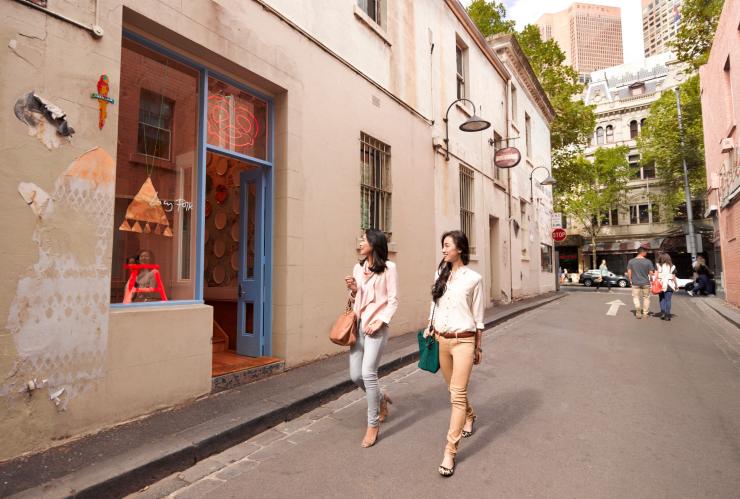 Shopping on Flinders Lane, Melbourne, Victoria © Visit Victoria Shopping on Flinders Lane, Melbourne, Victoria © Visit Victoria