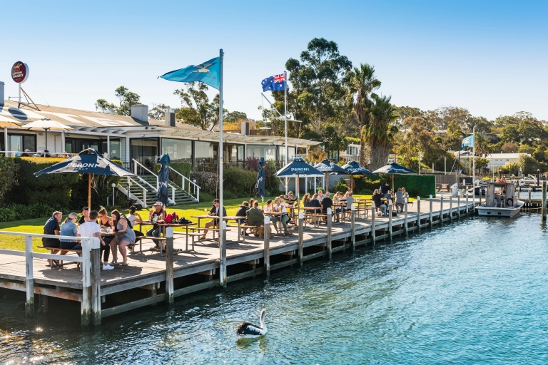 The Metung Hotel, Gippsland, Victoria © Rob Blackburn, Visit Victoria The Metung Hotel, Gippsland, Victoria © Rob Blackburn, Visit Victoria