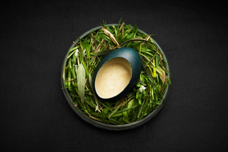 Whipped emu egg and sugarbag, Attica, Melbourne, VIC © Colin Page Whipped emu egg and sugarbag, Attica, Melbourne, VIC © Colin Page