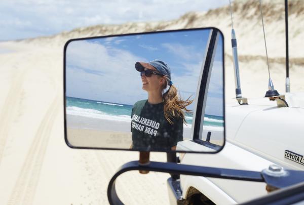 4WD Beach Driving, Moreton Island, QLD © Tourism Australia