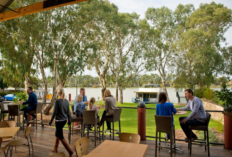 Pretoria Hotel, Murray River, SA © Adam Bruzzone, South Australian Tourism Commission Pretoria Hotel, Murray River, SA © Adam Bruzzone, South Australian Tourism Commission
