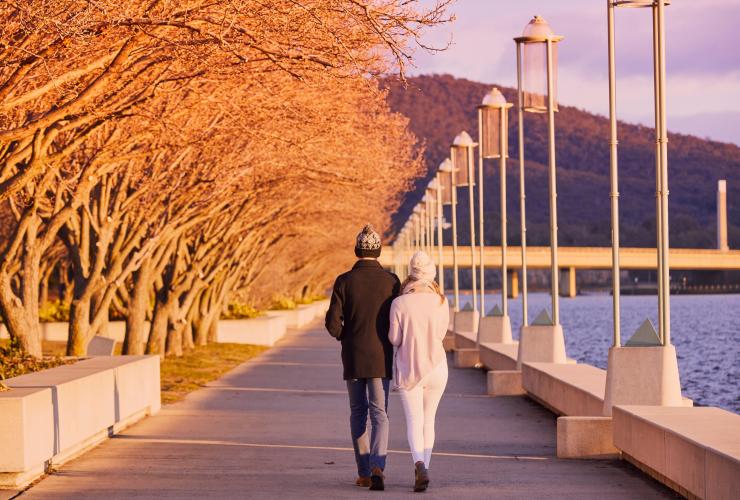 Couple walking around Lake Burley Griffin in Canberra © Lightbulb Studios for VisitCanberra Couple walking around Lake Burley Griffin in Canberra © Lightbulb Studios for VisitCanberra