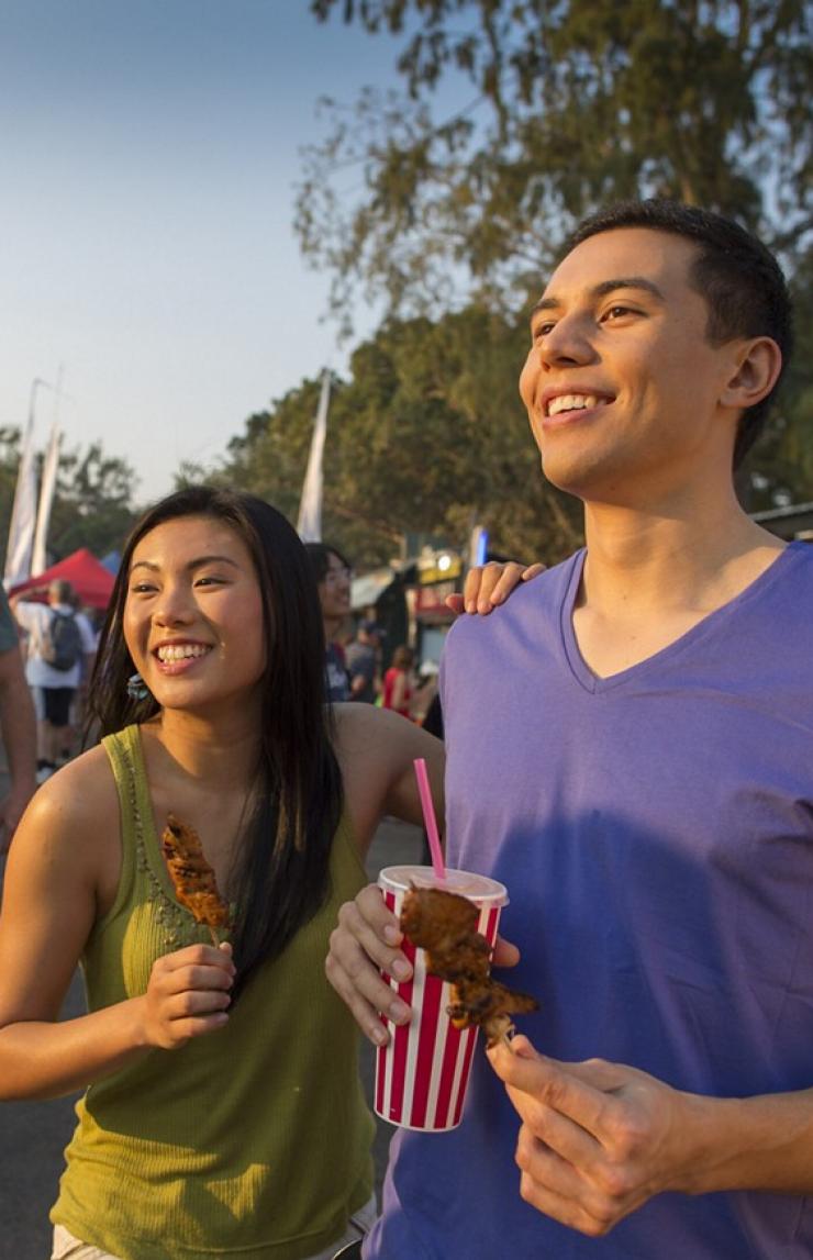 Mindil Beach Sunset Markets, Darwin, NT © Tourism NT Mindil Beach Sunset Markets, Darwin, NT © Tourism NT