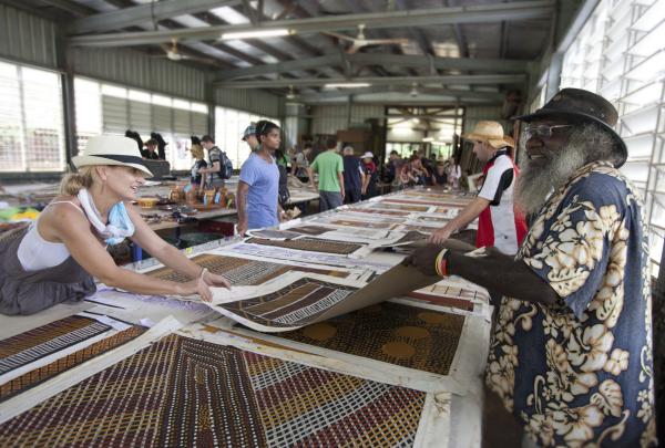 Tiwi Island Grand Final and Art sale, Tiwi Islands, NT © Peter Eve/Tourism NT