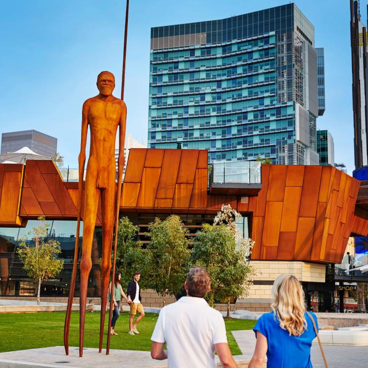 Couple admiring a warrior sculpture in Perth’s Yagan Square © Tourism Western Australia Couple admiring a warrior sculpture in Perth’s Yagan Square © Tourism Western Australia