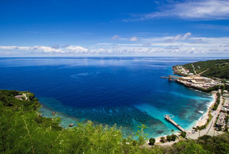 Flying Fish Cove, Christmas Island © Tourism Australia