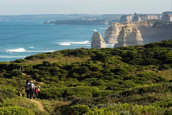 Twelve Apostles Signature Walk, Great Ocean Road, VIC © Visit Victoria