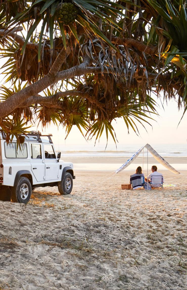 Couple on beach, Fraser Island, Queensland © Tourism and Events Queensland Couple on beach, Fraser Island, Queensland © Tourism and Events Queensland