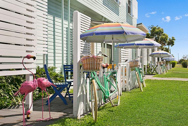 La Costa Motel, Gold Coast, Queensland © La Costa Motel La Costa Motel, Gold Coast, Queensland © La Costa Motel