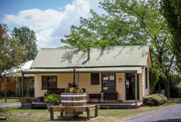 Toual Schoolhouse cellar door at Helm Wines, Murrumbateman, New South Wales © VisitCanberra Toual Schoolhouse cellar door at Helm Wines, Murrumbateman, New South Wales © VisitCanberra