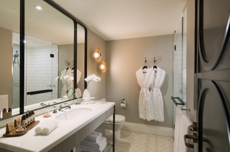 Mayfair Hotel, Adélaïde, Australie du Sud © Adam Bruzzone, 2014, Mayfair Hotel Mayfair Hotel, Adélaïde, Australie du Sud © Adam Bruzzone, 2014, Mayfair Hotel