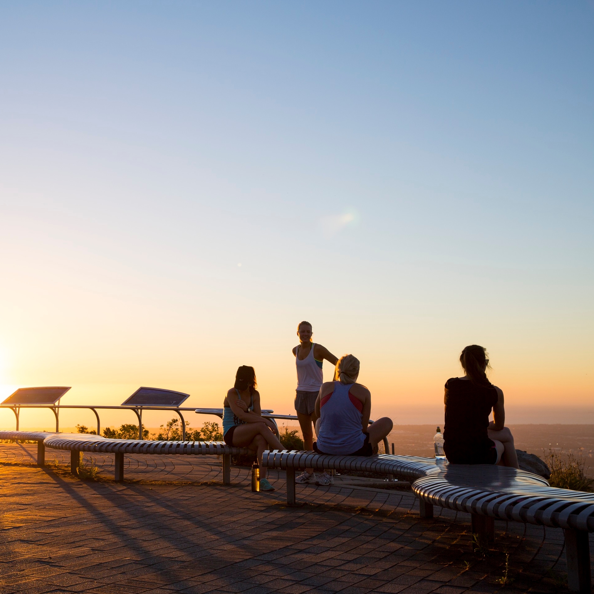 Belvédère au sommet du Mount Lofty, Mount Lofty, SA © Tourism Australia