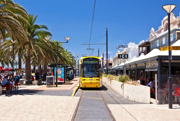 Tramway, Jetty Road, Adélaïde, SA © South Australian Tourism Commission Tramway, Jetty Road, Adélaïde, SA © South Australian Tourism Commission