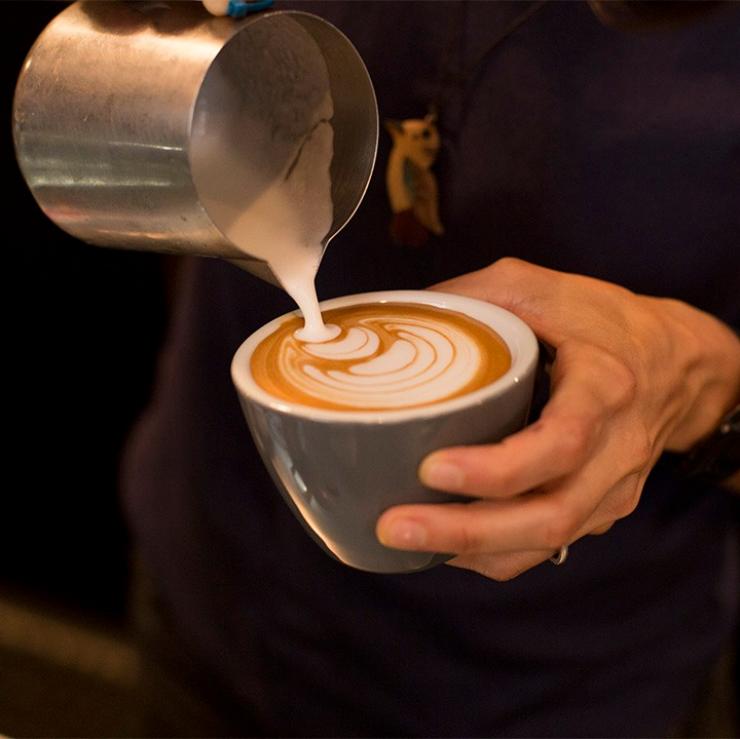 Café chez John Mills Himself à Brisbane © Laura Seeds Café chez John Mills Himself à Brisbane © Laura Seeds