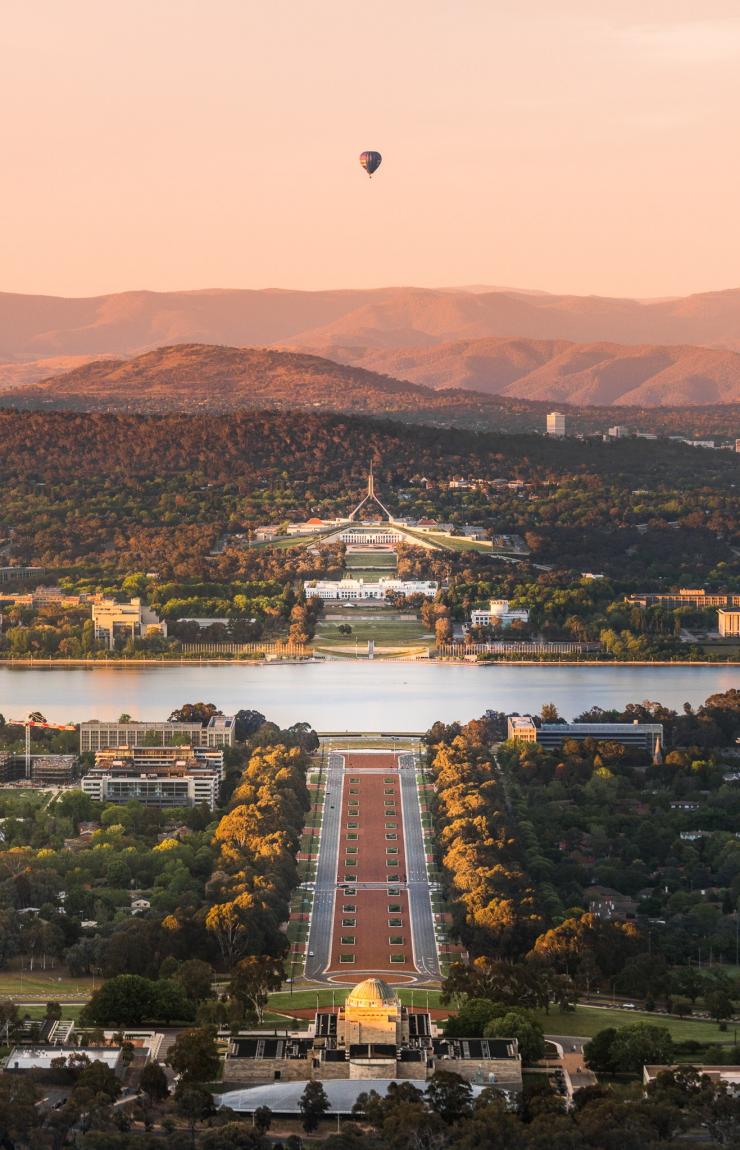 Vue depuis Mount Ainslie, Canberra, ACT © Rob Mulally for VisitCanberra Vue depuis Mount Ainslie, Canberra, ACT © Rob Mulally for VisitCanberra