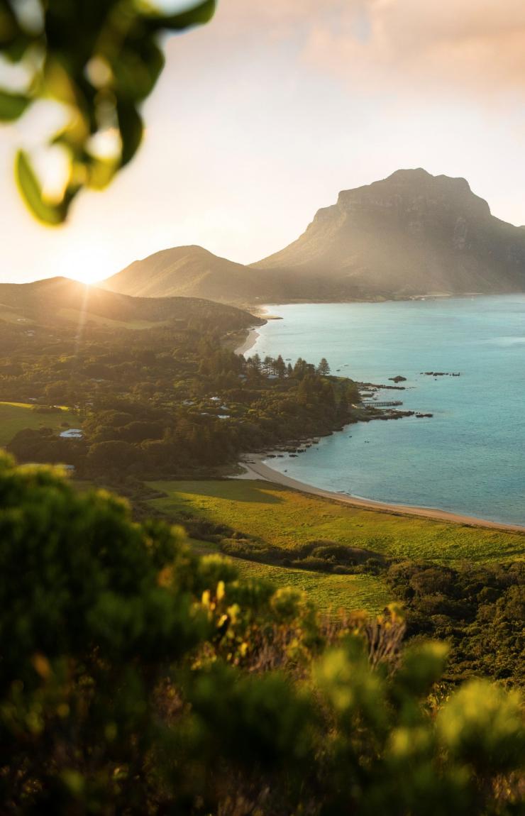 Mount Lidgbird et Mount Gower, Lord Howe Island © Tom Archer Mount Lidgbird et Mount Gower, Lord Howe Island © Tom Archer