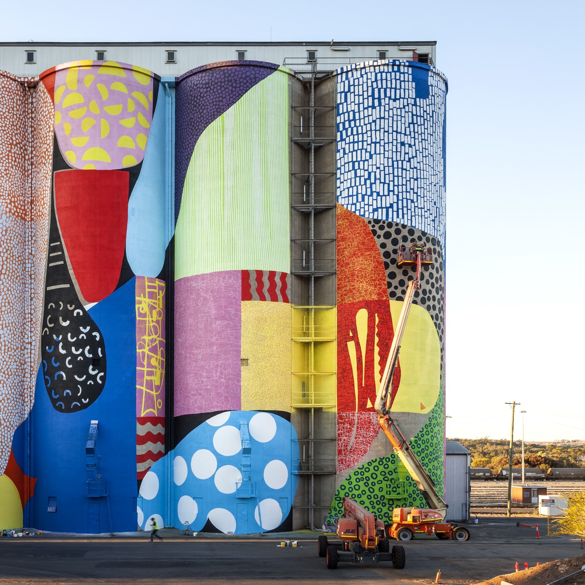 Silos à grains peints sur le Public Silo Trail à Northam © Bewley Shaylor