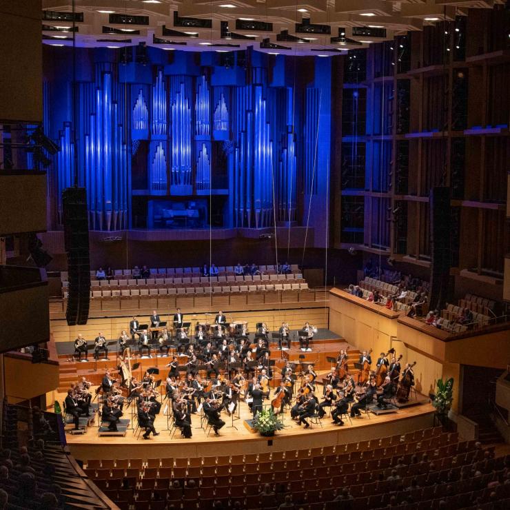 Pertunjukan Queensland Symphony Orchestra di panggung Queensland Performing Arts Centre, Brisbane, Queensland © Peter Wallis, Queensland Symphony Orchestra Pertunjukan Queensland Symphony Orchestra di panggung Queensland Performing Arts Centre, Brisbane, Queensland © Peter Wallis, Queensland Symphony Orchestra