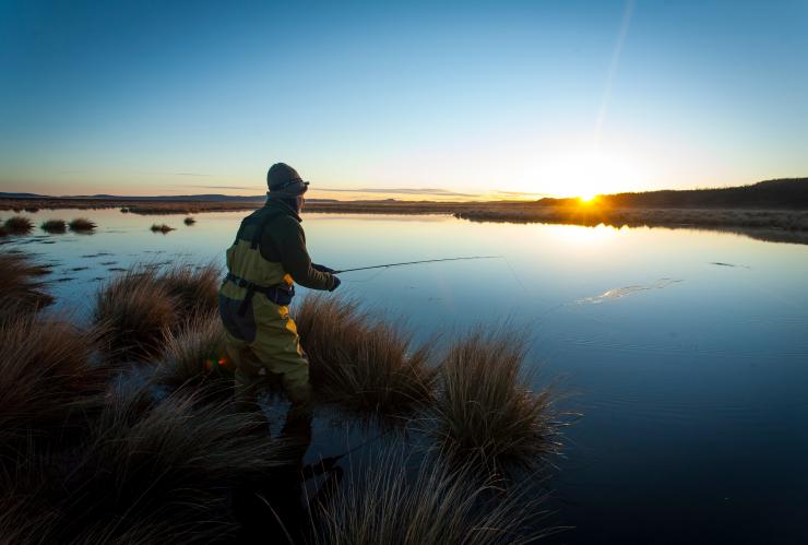 Memancing di Thousand Lakes Lodge, Liawenee, TAS © Brad Harris Memancing di Thousand Lakes Lodge, Liawenee, TAS © Brad Harris