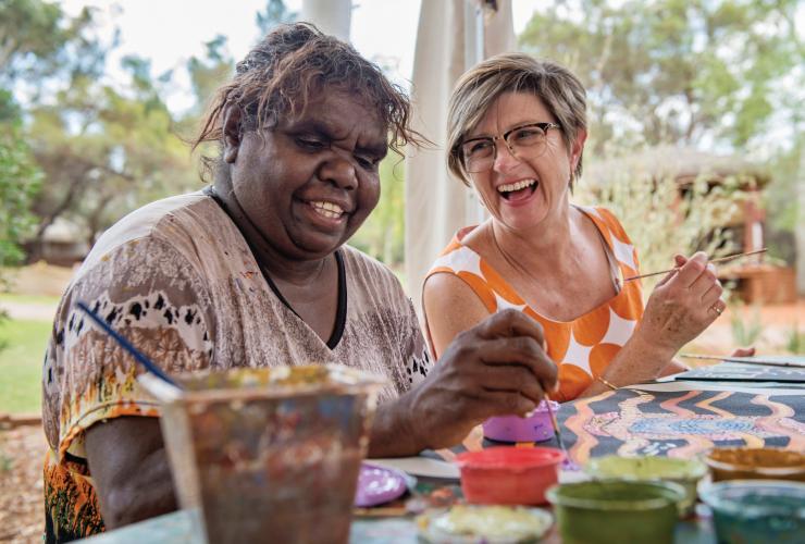 Maruku Arts, Ayers Rock Resort, Uluru region, Red Centre, NT © Voyages Maruku Arts, Ayers Rock Resort, Uluru region, Red Centre, NT © Voyages