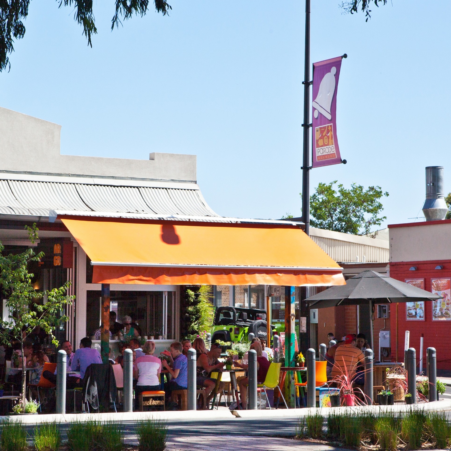  Posti a sedere all'aperto presso Argo on the Parade a Norwood © South Australian Tourism Commission