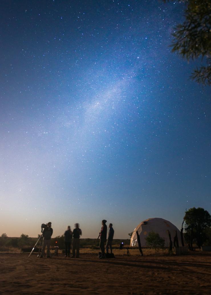 Osservazione delle stelle all'Earth Sanctuary di Alice Springs, Northern Territory © Tourism NT/Matt Glastonbury Osservazione delle stelle all'Earth Sanctuary di Alice Springs, Northern Territory © Tourism NT/Matt Glastonbury