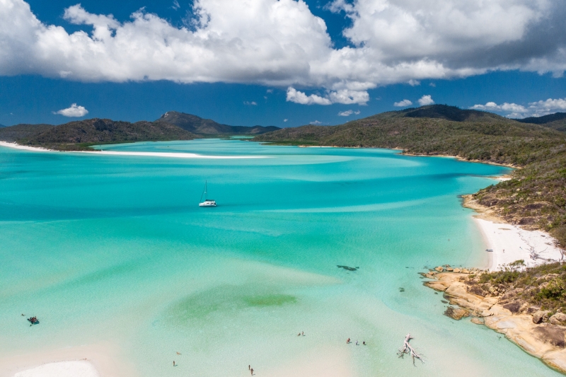 Vista aerea verso Whitehaven Beach da Hill Inlet nelle Whitsunday © Tourism and Events Queensland Vista aerea verso Whitehaven Beach da Hill Inlet nelle Whitsunday © Tourism and Events Queensland