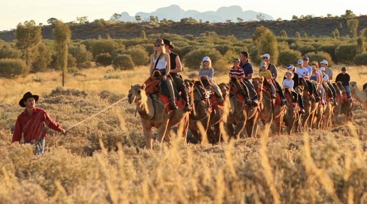 Tour in cammello a Uluṟu, Uluṟu-Kata Tjuta National Park, Northern Territory © Uluru Photography Tour in cammello a Uluṟu, Uluṟu-Kata Tjuta National Park, Northern Territory © Uluru Photography