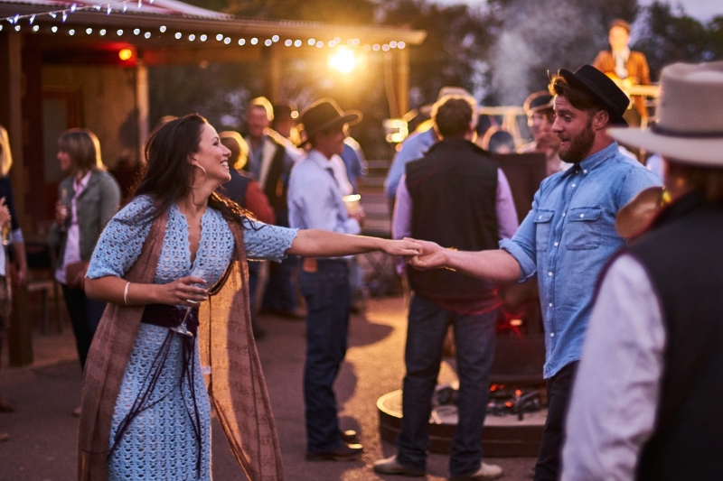 南オーストラリア州、パラチルナ(Parachilna)、プレーリーホテル(Prairie Hotel)© South Australian Tourism Commission 南オーストラリア州、パラチルナ(Parachilna)、プレーリーホテル(Prairie Hotel)© South Australian Tourism Commission