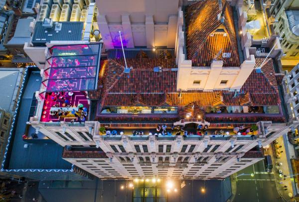南オーストラリア州、アデレード、メイフェア・ホテル、ヘネシー・ルーフトップ・バー © Mayfair Hotel