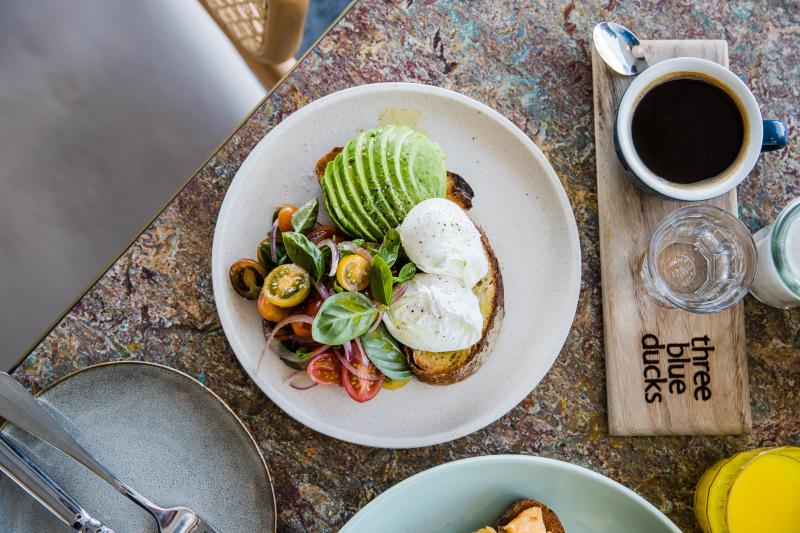 ニュー・サウス・ウェールズ州、ブロンテ、スリー・ブルー・ダックス © Nikki To