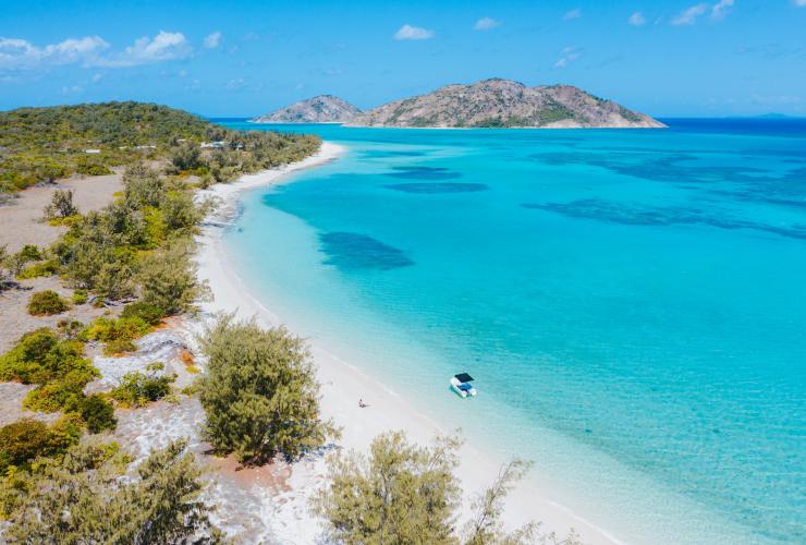 クイーンズランド州、リザード島、カジュアリーナ・ビーチ © Tourism Australia クイーンズランド州、リザード島、カジュアリーナ・ビーチ © Tourism Australia