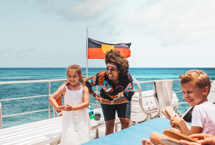クイーンズランド州、ケアンズ、ドリームタイム・ダイブ・アンド・シュノーケル(Dreamtime Dive and Snorkel)© Tourism Tropical North Queensland クイーンズランド州、ケアンズ、ドリームタイム・ダイブ・アンド・シュノーケル(Dreamtime Dive and Snorkel)© Tourism Tropical North Queensland